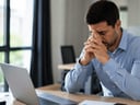 Oração para quem sente ansiedade ao voltar ao trabalho após um período difícil