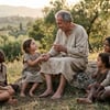 O que significa a passagem onde Jesus acolhe as criancinhas?