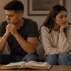 O que a Bíblia diz sobre beijar antes do casamento? O limite no namoro cristão