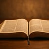 Qual a relação entre o velho Testamento e o Novo Testamento?