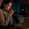 Oração para pedir discernimento ao usar a internet e o entretenimento