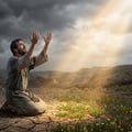 5 orações de desespero na Bíblia para momentos de angústia
