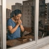 Oração por despertar espiritual, proteção no caminho e restauração da fé do parente