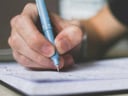 Como criar um plano semanal de oração para compartilhar com seu grupo?
