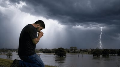 Oração por calmaria na tempestade, preservação de vidas e abrigo seguro na tempestade
