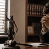 Oração para quem enfrenta processos judiciais e batalhas legais