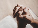 A importância da oração na vida cristã e paz com Deus